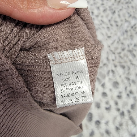 Dress - Picture 4 of 4